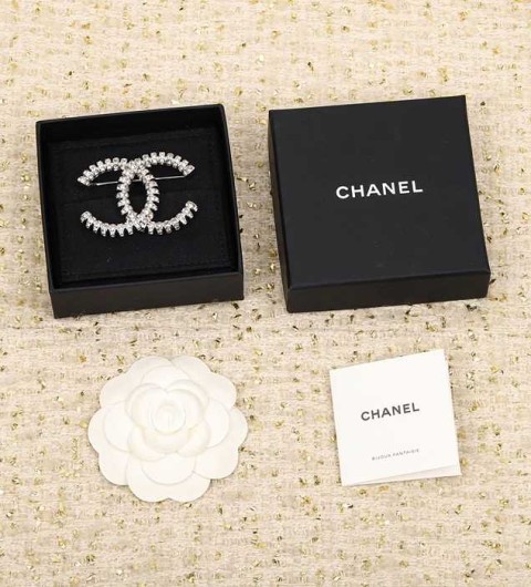 샤넬 CC 브로치