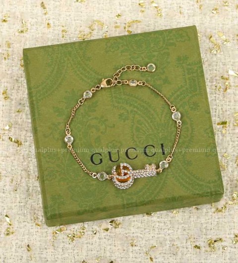 구찌 크리스털 더블 G 키 팔찌