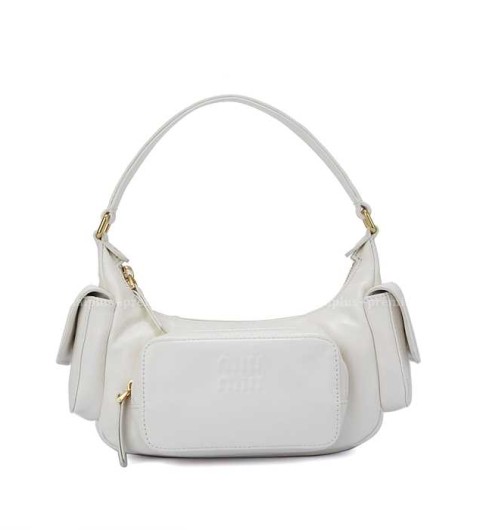 [국내배송] 미*미우 나파 가죽 포켓백