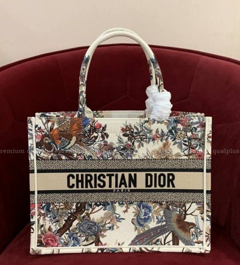 디올 북토트백 미듐