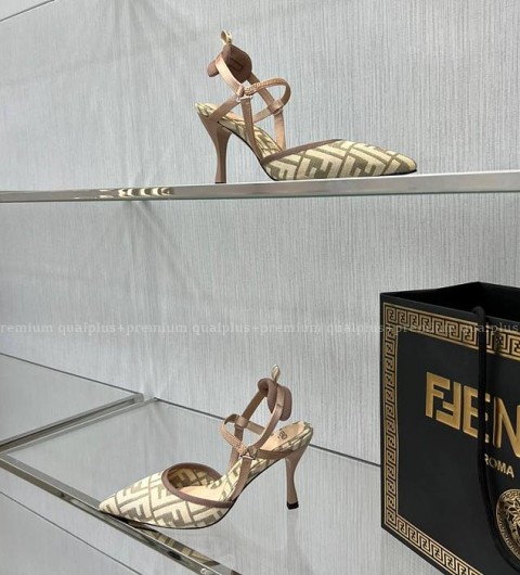 펜디 콜리브리 라이트 슬링백 여성용 8.5cm