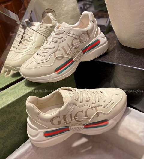 구찌 로고 레더 라이톤 스니커즈 남녀공용