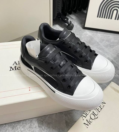 알렉산더맥퀸 데크 레이스업 플림솔 스니커즈 남녀공용