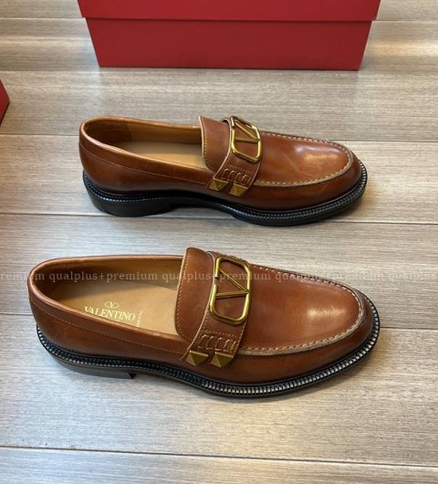 발렌티노 스터드 사인 로퍼 남성용