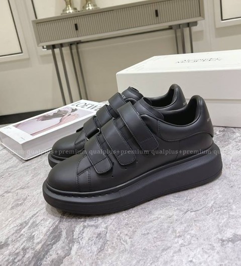 알렉산더맥퀸 오버사이즈드 트리플 스트랩 스니커즈 남녀공용