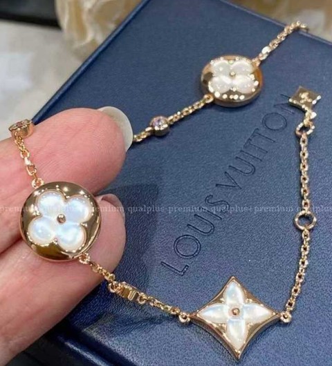 [국내배송] 루*비통 마더 오브 펄 꽃 팔찌