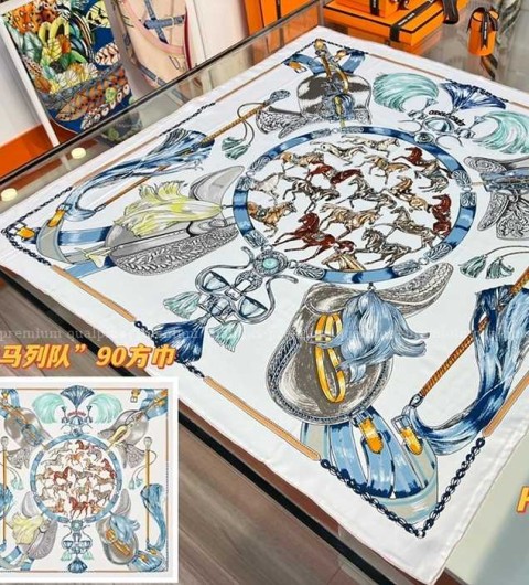 에르메스 Cavalcades 캐벌케이즈 90 스카프