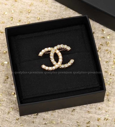 샤넬 CC 빈티지 브로치