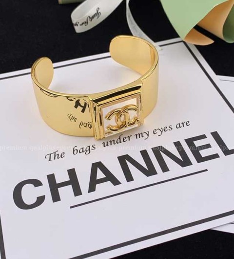 샤넬 CC 스퀘어 뱅글 팔찌