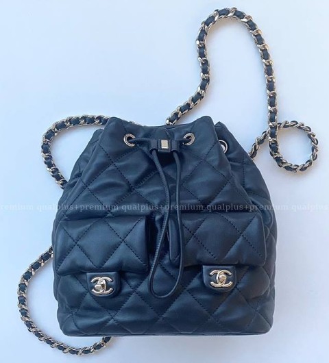 샤넬 23B 투포켓 드로우스트링 체인 버킷 백팩