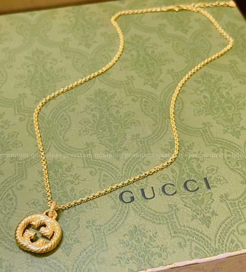 구찌 인터로킹 G 목걸이