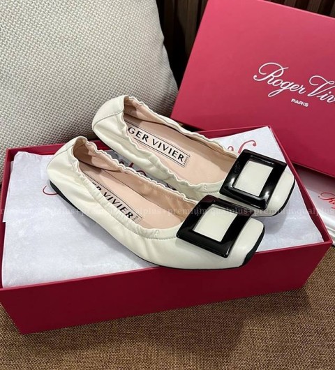 로저비비에 비브 포켓 래커드 버클 발레리나 플랫슈즈 여성용