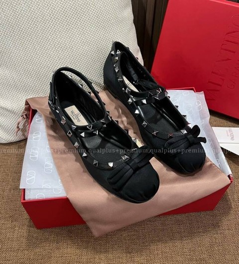 발렌티노 락스터드 새틴 발레리나 슈즈 여성용