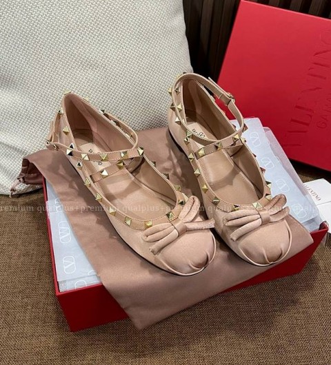 발렌티노 락스터드 새틴 발레리나 슈즈 여성용