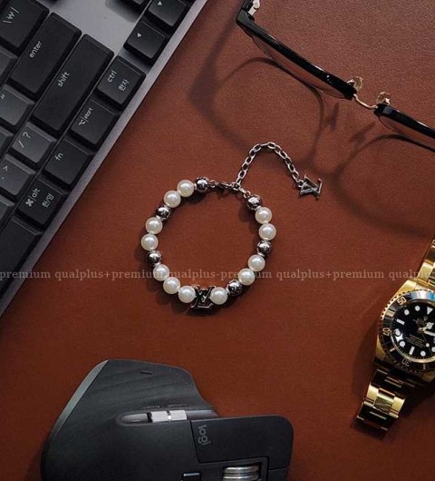 [국내배송] 루*비통 모노그램 펄 팔찌