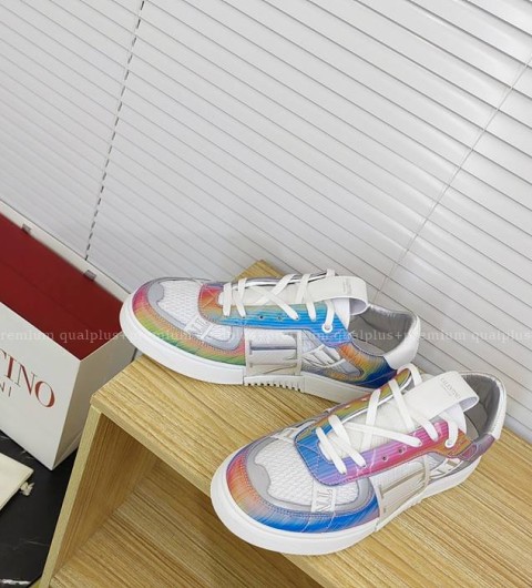 발렌티노 VL7N 로우탑 스니커즈 남녀공용