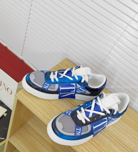 발렌티노 VL7N 로우탑 스니커즈 남녀공용