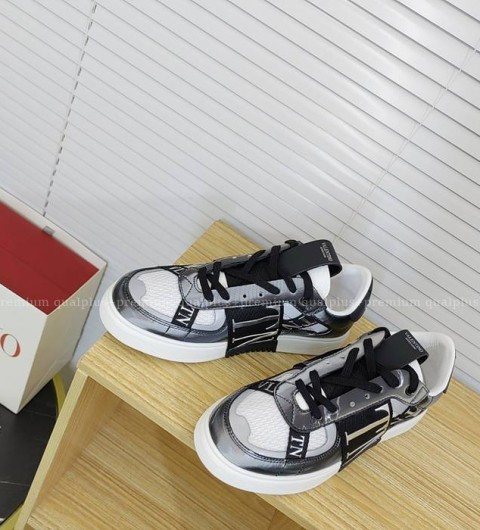 발렌티노 VL7N 로우탑 스니커즈 남녀공용