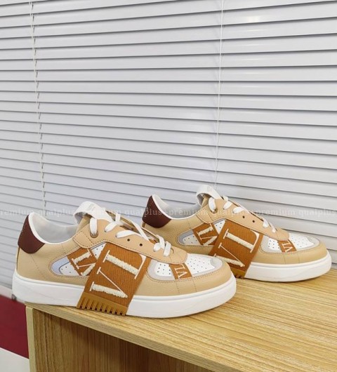 발렌티노 VL7N 로우탑 스니커즈 남녀공용