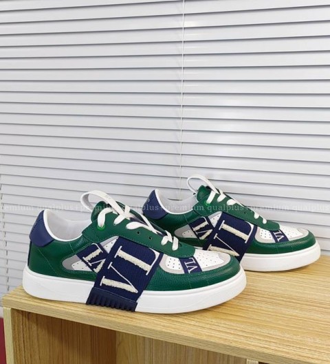 발렌티노 VL7N 로우탑 스니커즈 남녀공용 25만원