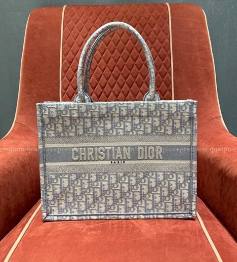 디올 북토트백 미듐