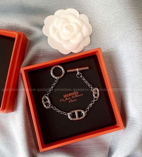 [국내배송] 에*메스 돼지코 팔찌