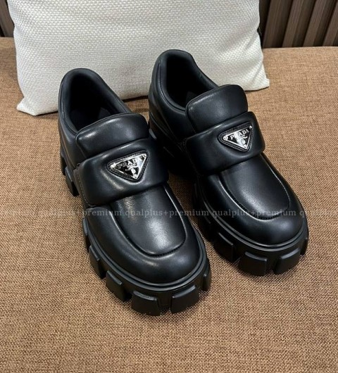 프라다 브러시드 모놀리스 로퍼 여성용 6cm