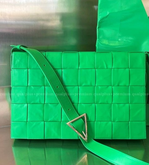 보테가베네타 691407 카세트 숄더백 남녀공용 맥시