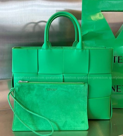 보테가베네타 729244 아르코 토트백 미듐