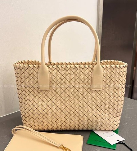 보테가베네타 608810 까바 토트백 미듐