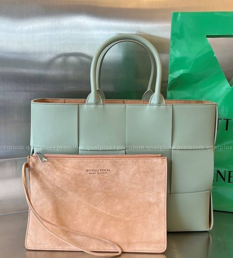 보테가베네타 729244 아르코 토트백 미듐