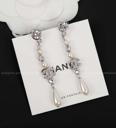 샤넬 CC 진주 귀걸이