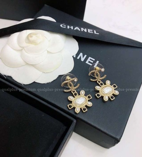 샤넬 CC 빈티지 진주 귀걸이