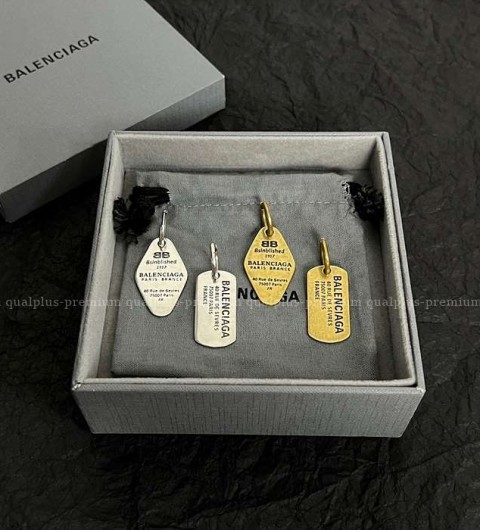 발렌시아가 로고 귀걸이 (2color)