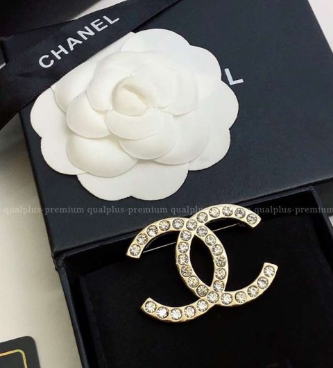 샤넬 CC 브로치