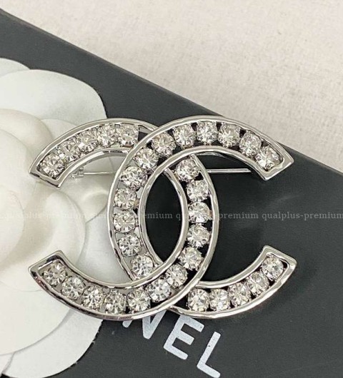 샤넬 CC 브로치