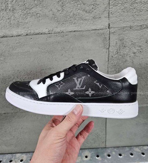 [국내배송] 루*비통 모노그램 스니커즈