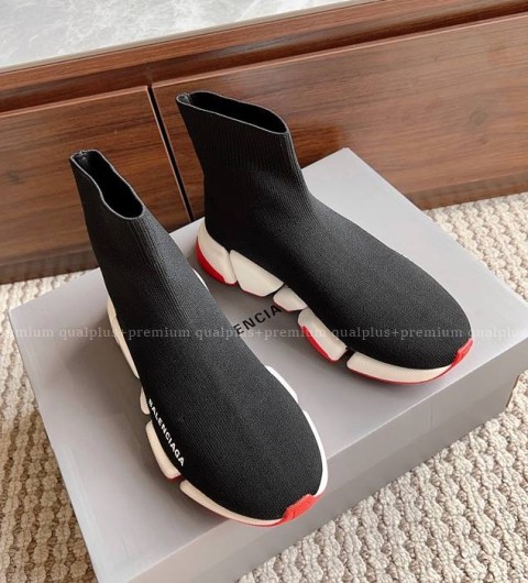 발렌시아가 스피드러너 2.0 레이스업 스니커즈 남녀공용