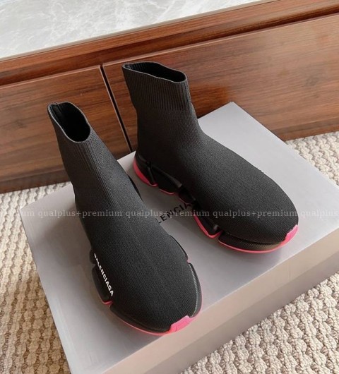 발렌시아가 스피드러너 2.0 레이스업 스니커즈 남녀공용