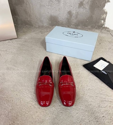 프라다 페이턴트 로퍼 여성용 3cm