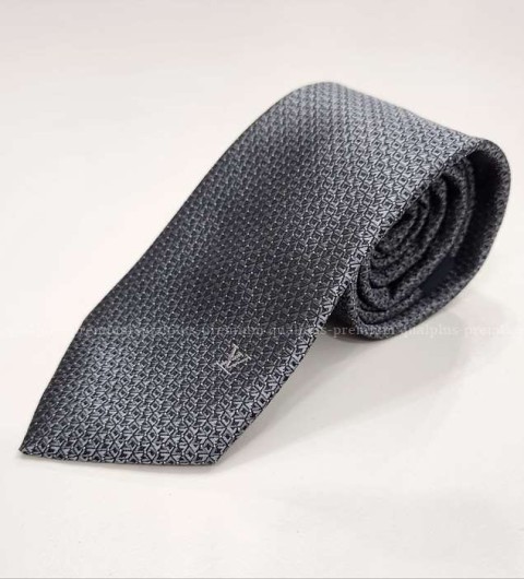 [국내배송] 루*비통 23ss 다이마몬드 V 실크 넥타이