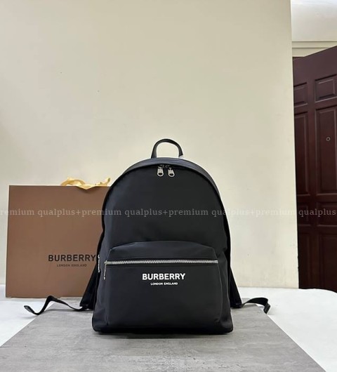 버버리 로고 프린트 백팩 남녀공용