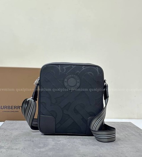 버버리 버티컬 패디 크로스백 남성용