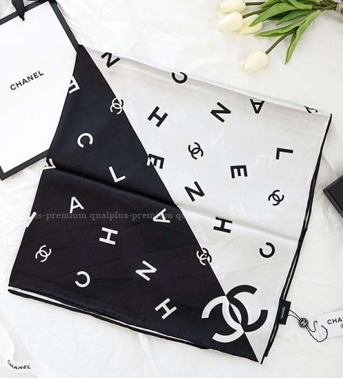 [국내배송] 샤* 블랙화이트 콤비 스퀘어 스카프