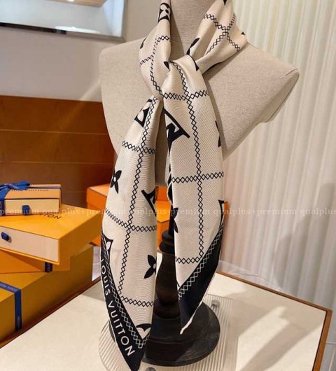 [국내배송] 루*비통 크로아지옹 실크 스카프