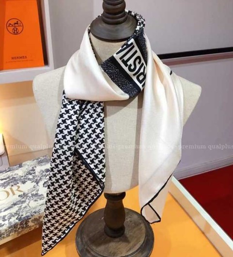 [국내배송] 디* 몽테인 다이아몬드 실크 스카프