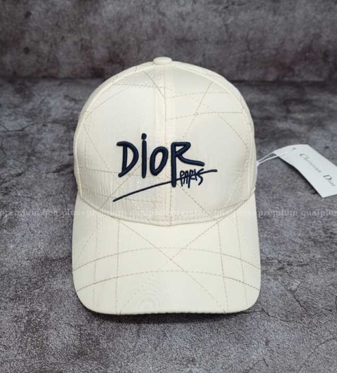 [국내배송] 디* 매크로까나쥬 패턴 스티치 볼캡