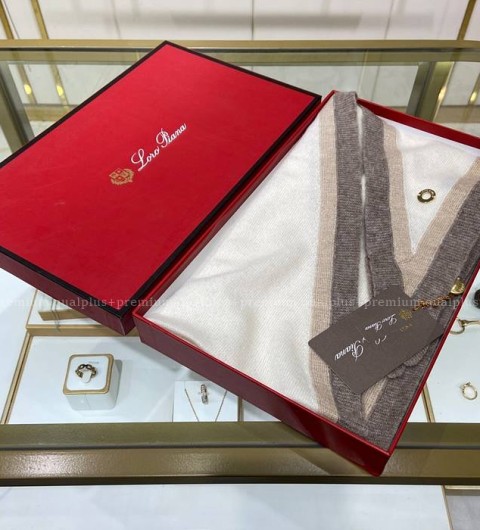 로로피아나 스카프