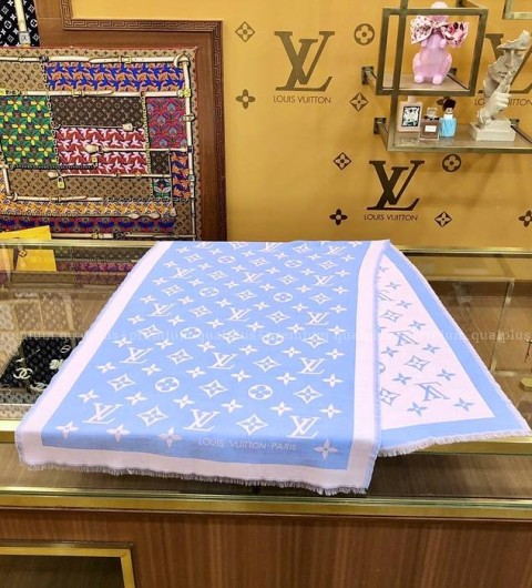 루이비통 Miss LV 스카프