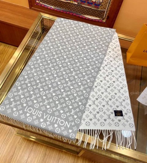 루이비통 게임 온 스카프